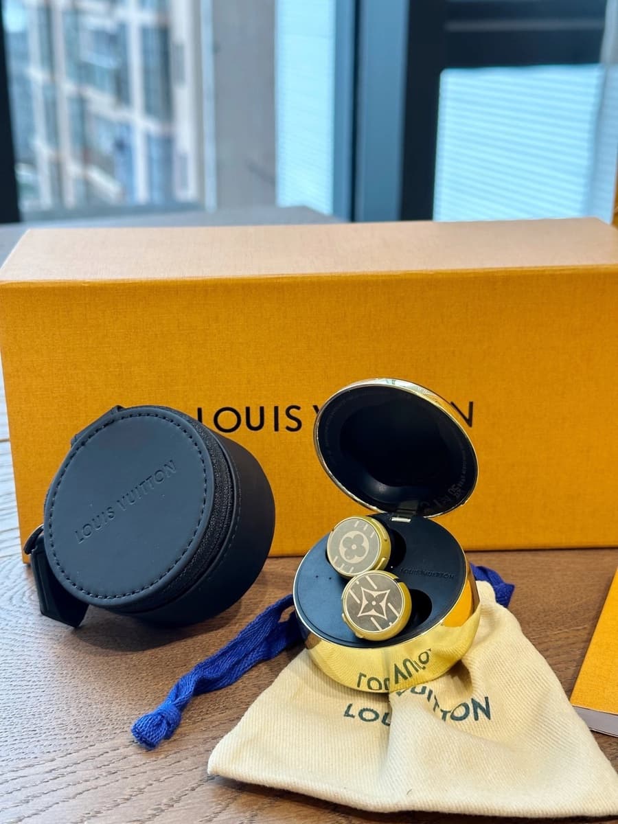 LV Earbuds GOLD